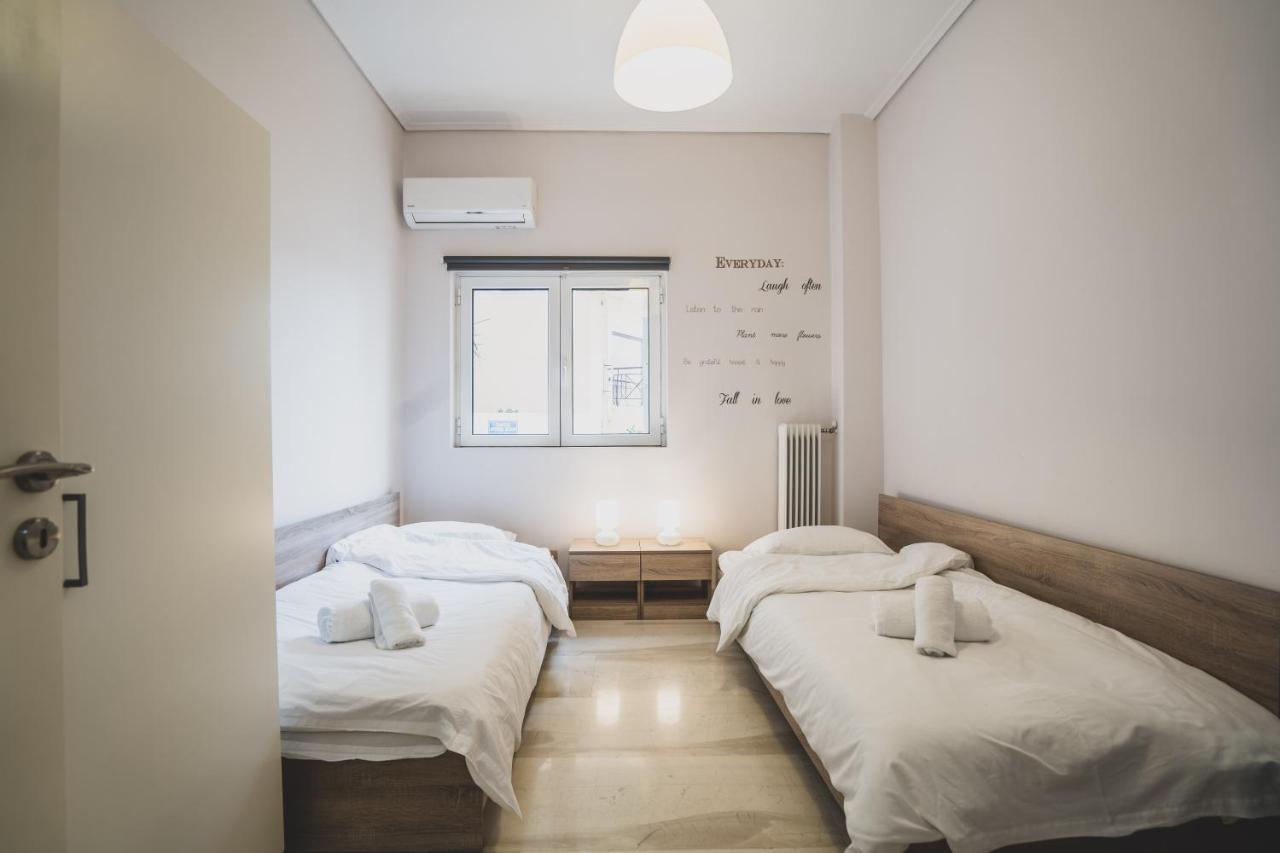 "Daydreamers Flat", Staircase To Neos Kosmos Athens Exterior photo
