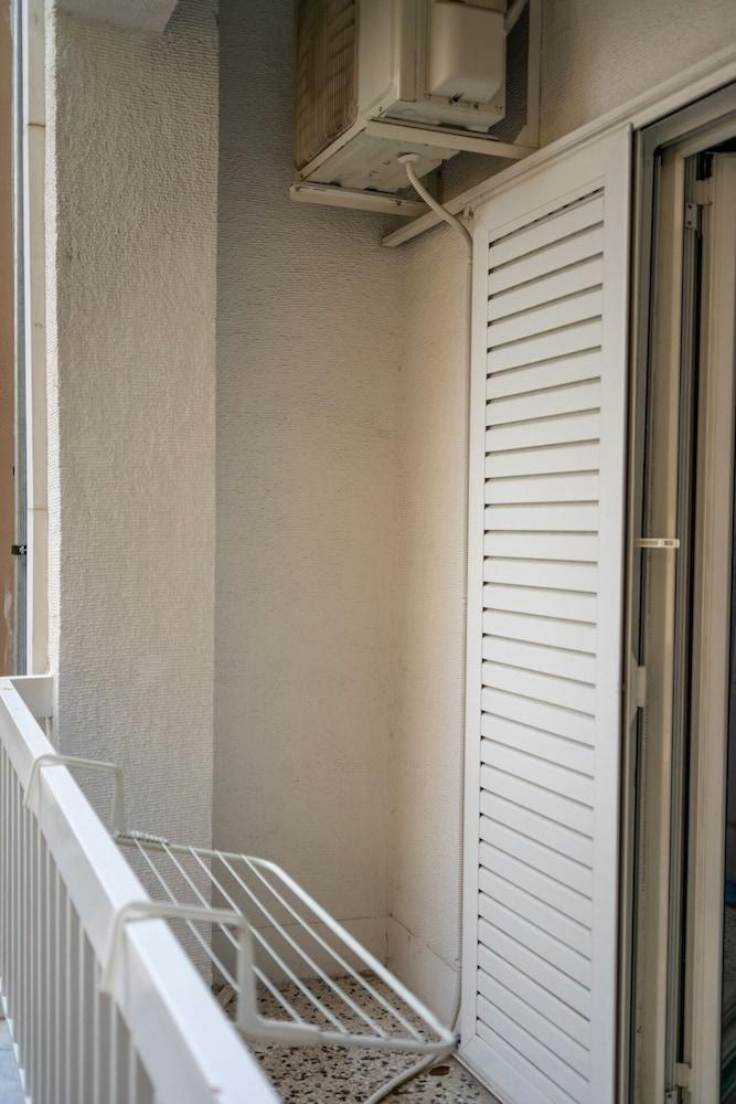 "Daydreamers Flat", Staircase To Neos Kosmos Athens Exterior photo