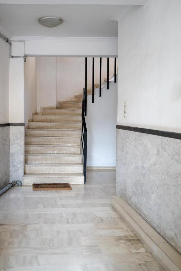 "Daydreamers Flat", Staircase To Neos Kosmos Athens Exterior photo