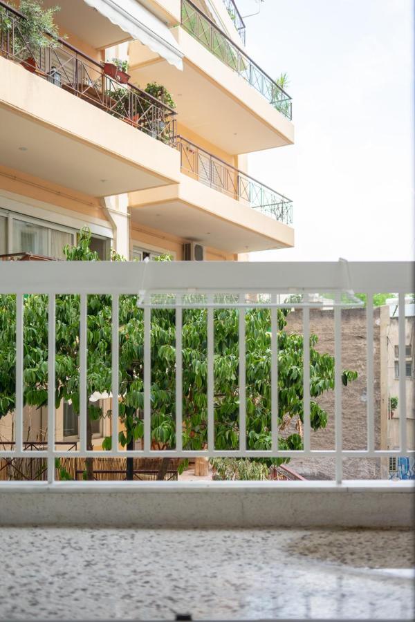 "Daydreamers Flat", Staircase To Neos Kosmos Athens Exterior photo